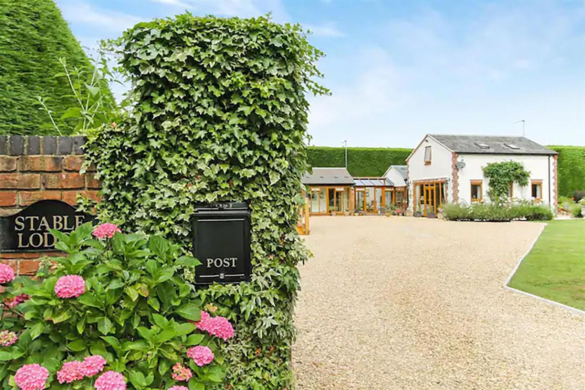 Stable Lodge - Boutique Bed & Breakfast Shurdington Экстерьер фото